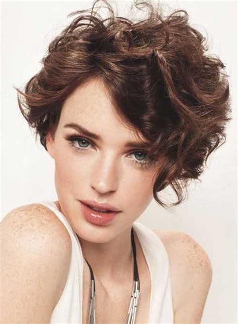 short curly hair oval face